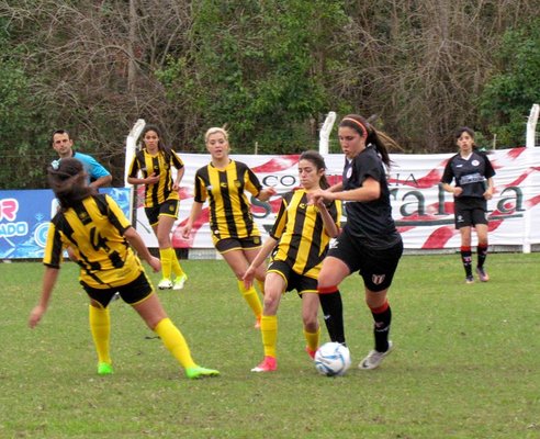 Fútbol Femenino  Peñarol 7-0 River Plate